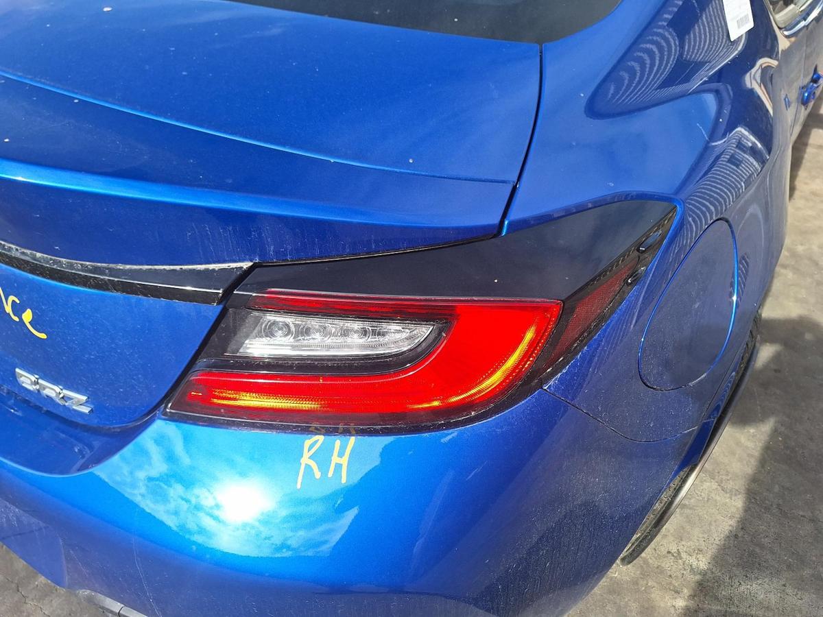 1000757326-Right Taillight