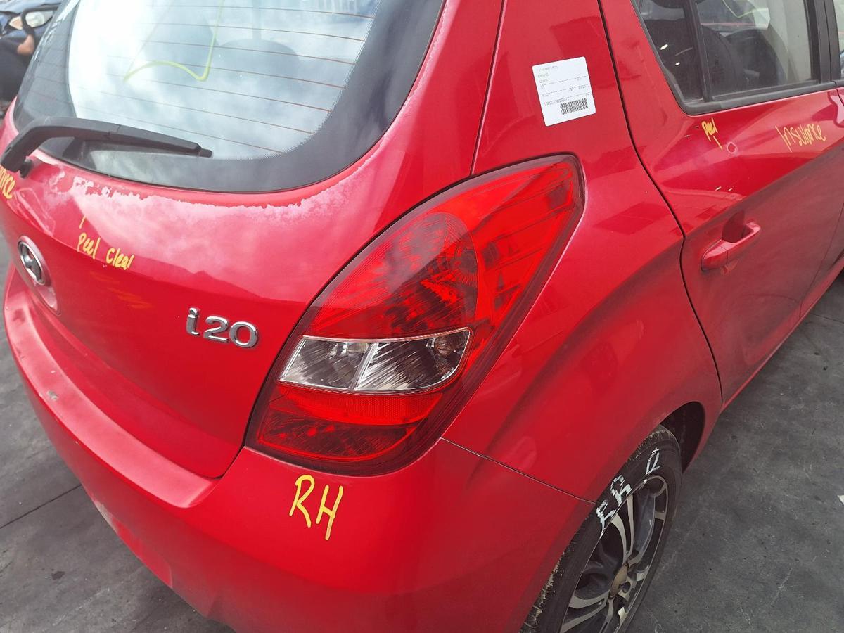 1000771529-Right Taillight