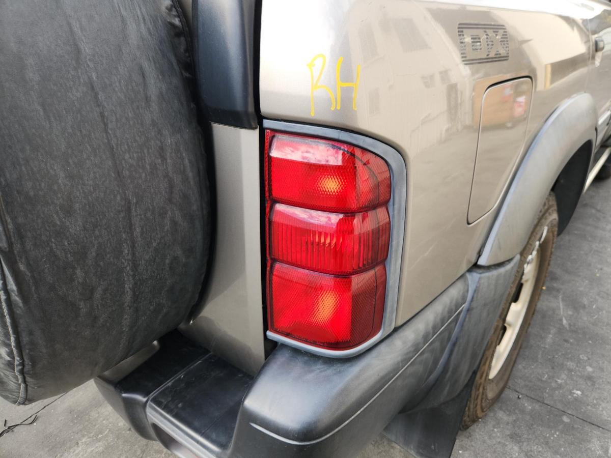 1000859803-Right Taillight