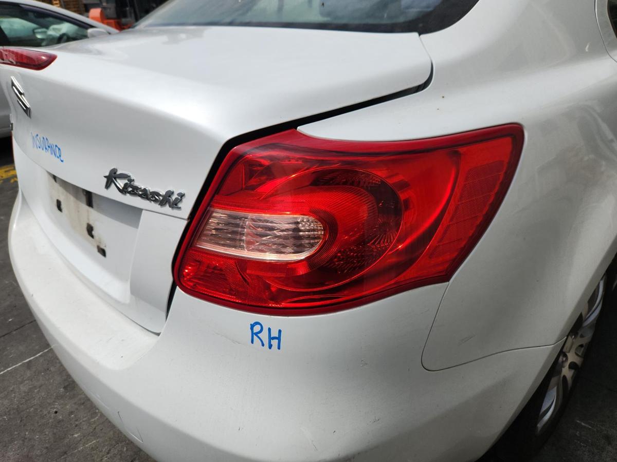 1000869701-Right Taillight