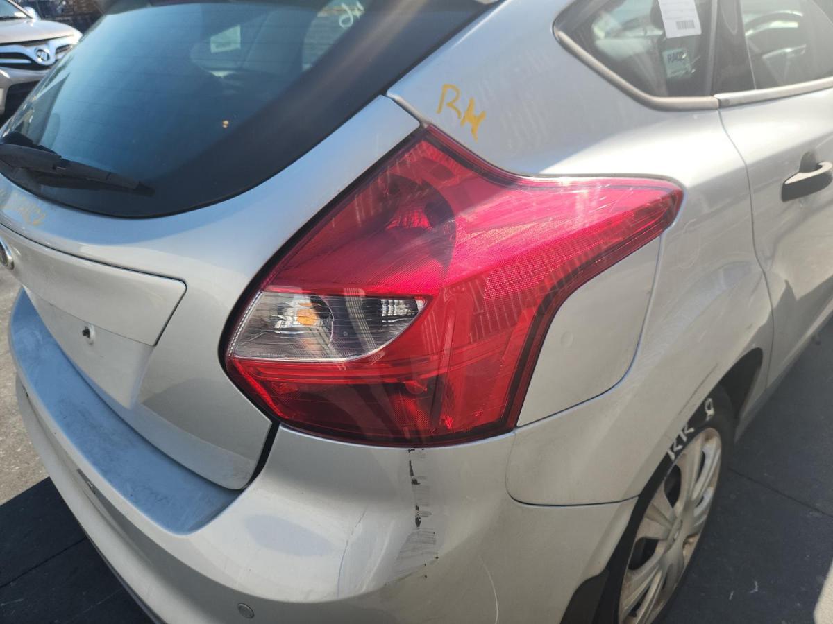 1000874201-Right Taillight