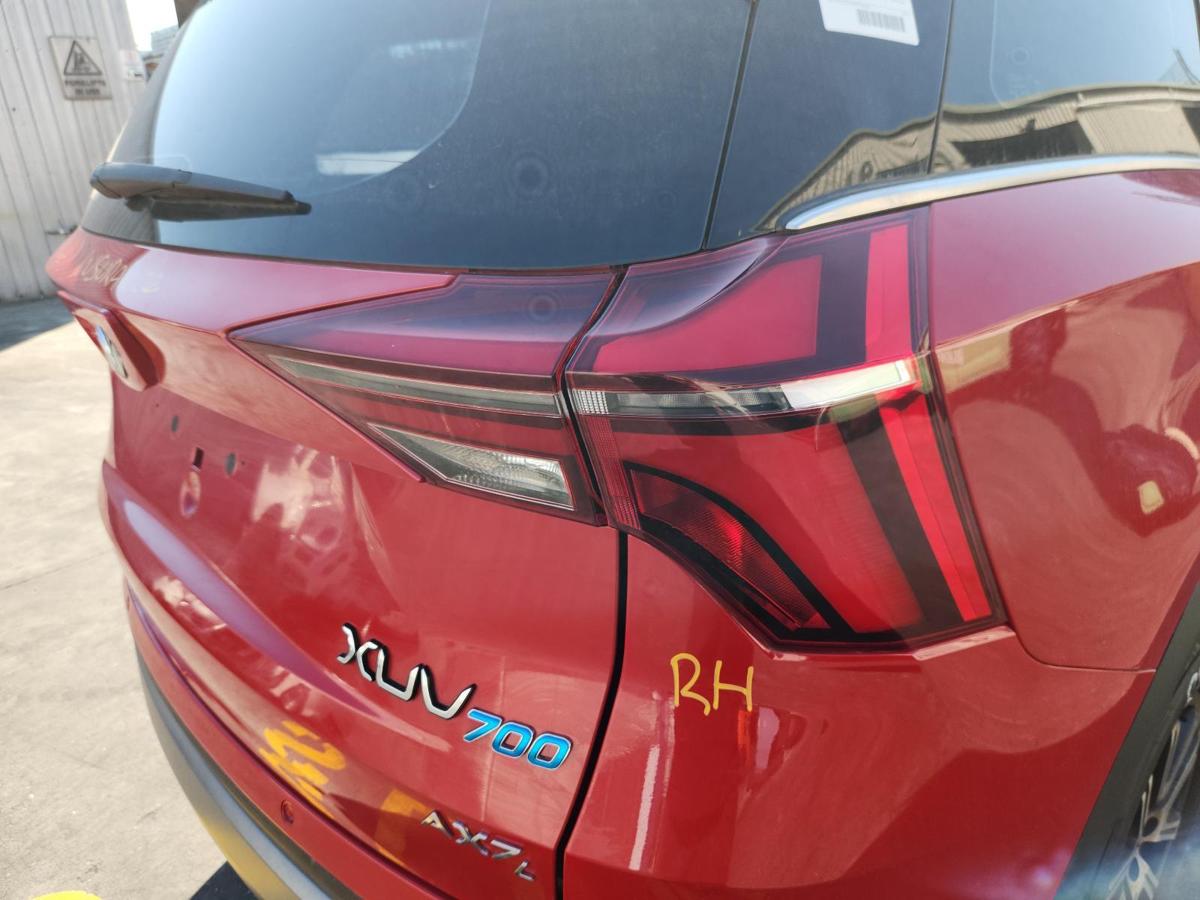 1000864262-Right Taillight