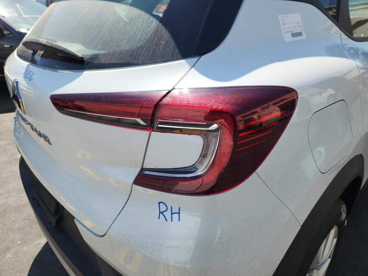 1000868333-Right Taillight