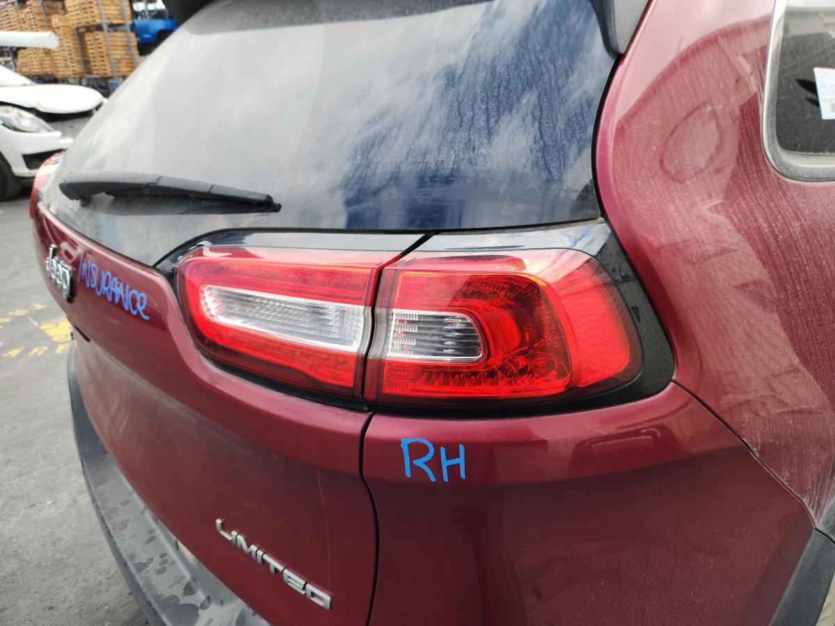1000869218-Right Taillight