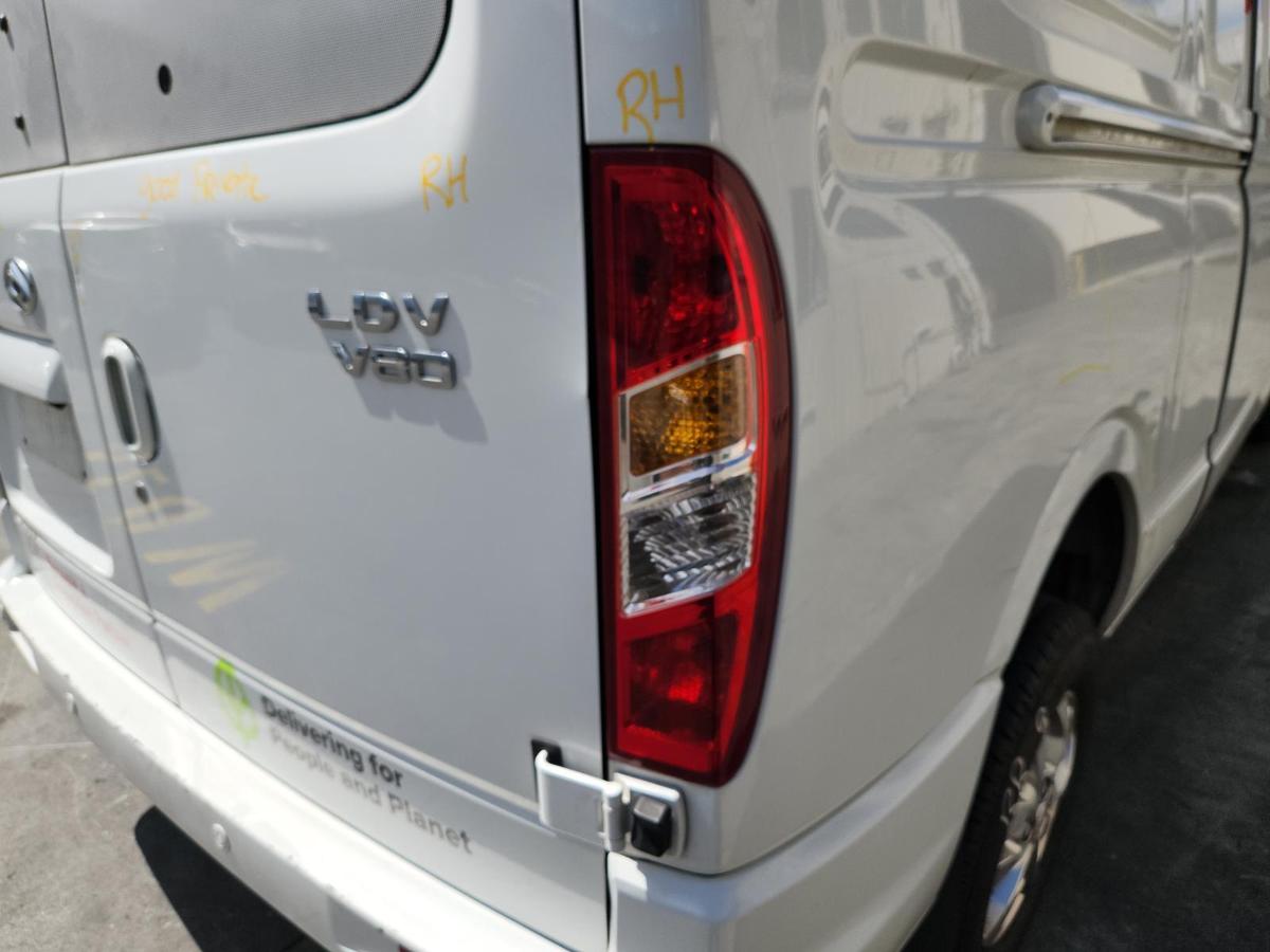 1000835291-Right Taillight