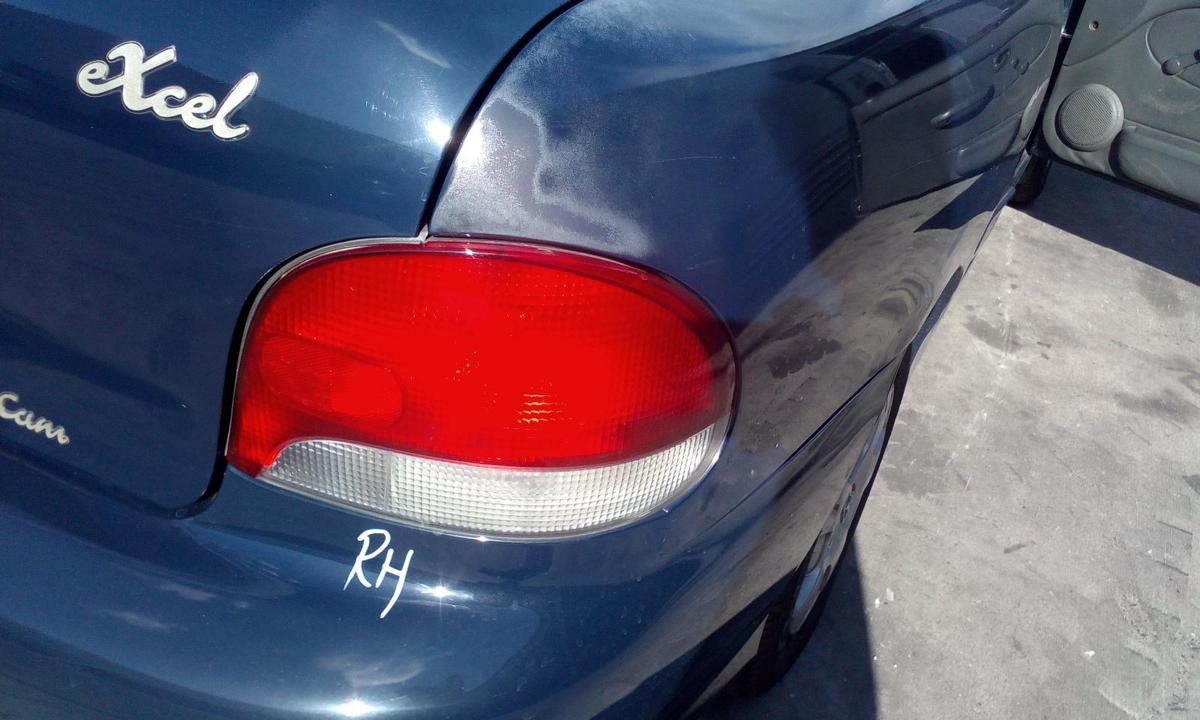 1000676632-Right Taillight