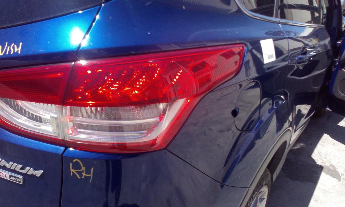 1000673333-Right Taillight