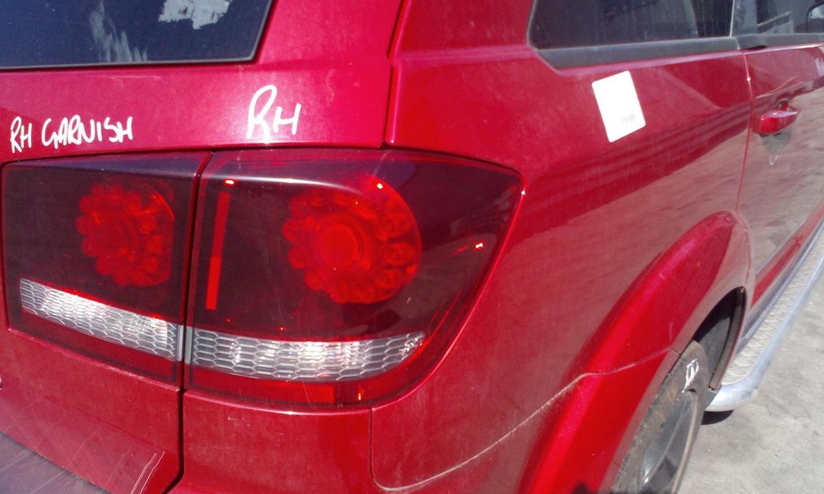 1000677808-Right Taillight
