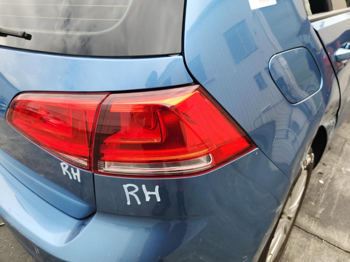 1000819155-Right Taillight