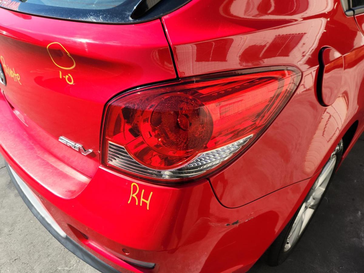 1000855794-Right Taillight