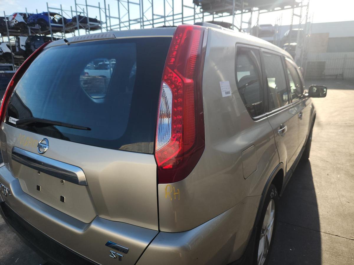 1000873922-Right Taillight