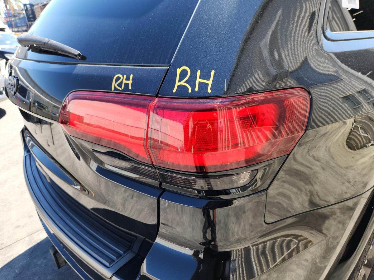 1000878769-Right Taillight