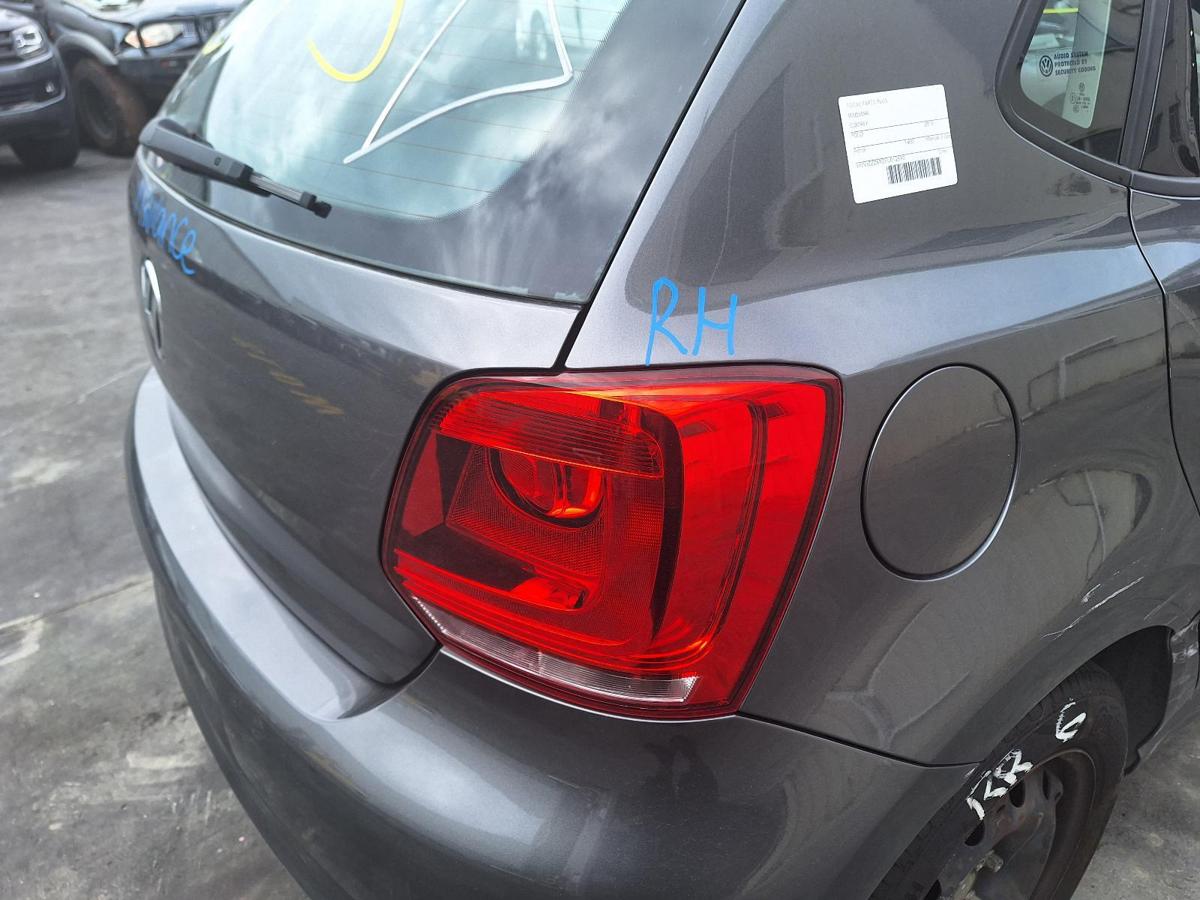1000767105-Right Taillight