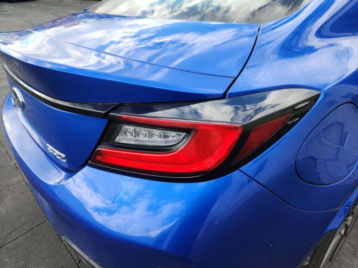 1000938569-Right Taillight