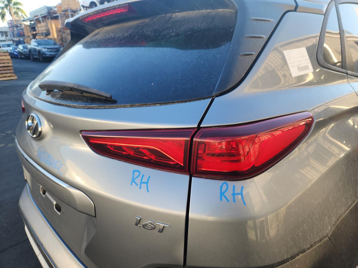 1000941249-Right Taillight