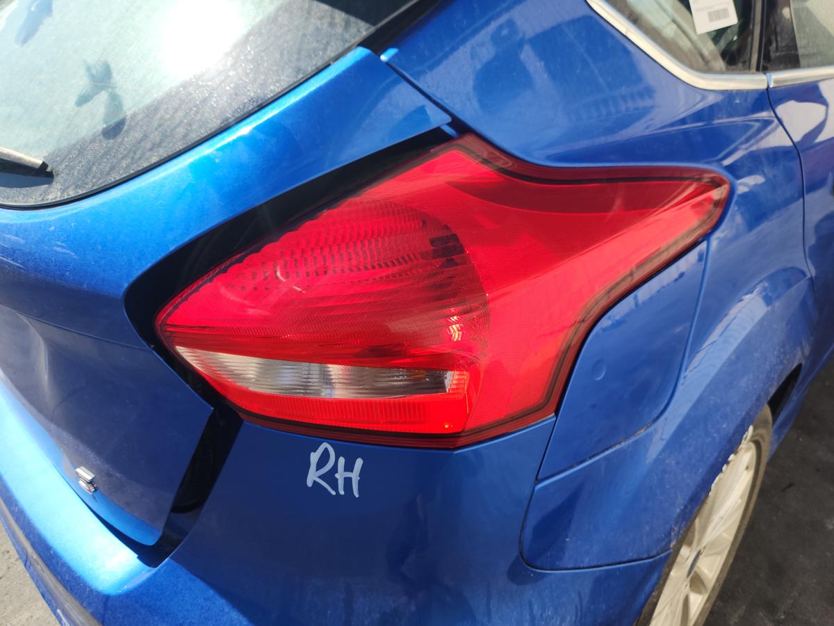 1000941690-Right Taillight