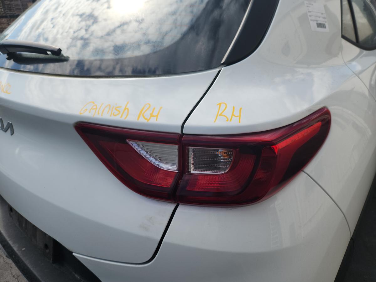 1000942510-Right Taillight