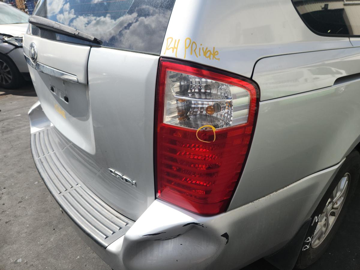 1000943528-Right Taillight