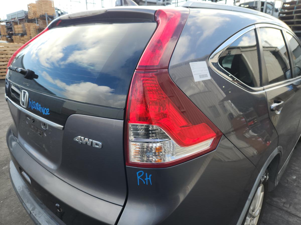 1000945983-Right Taillight