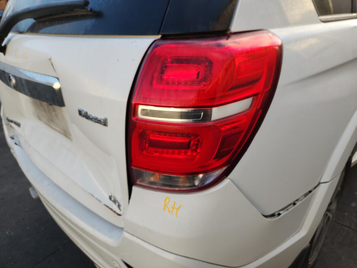 1000948865-Right Taillight