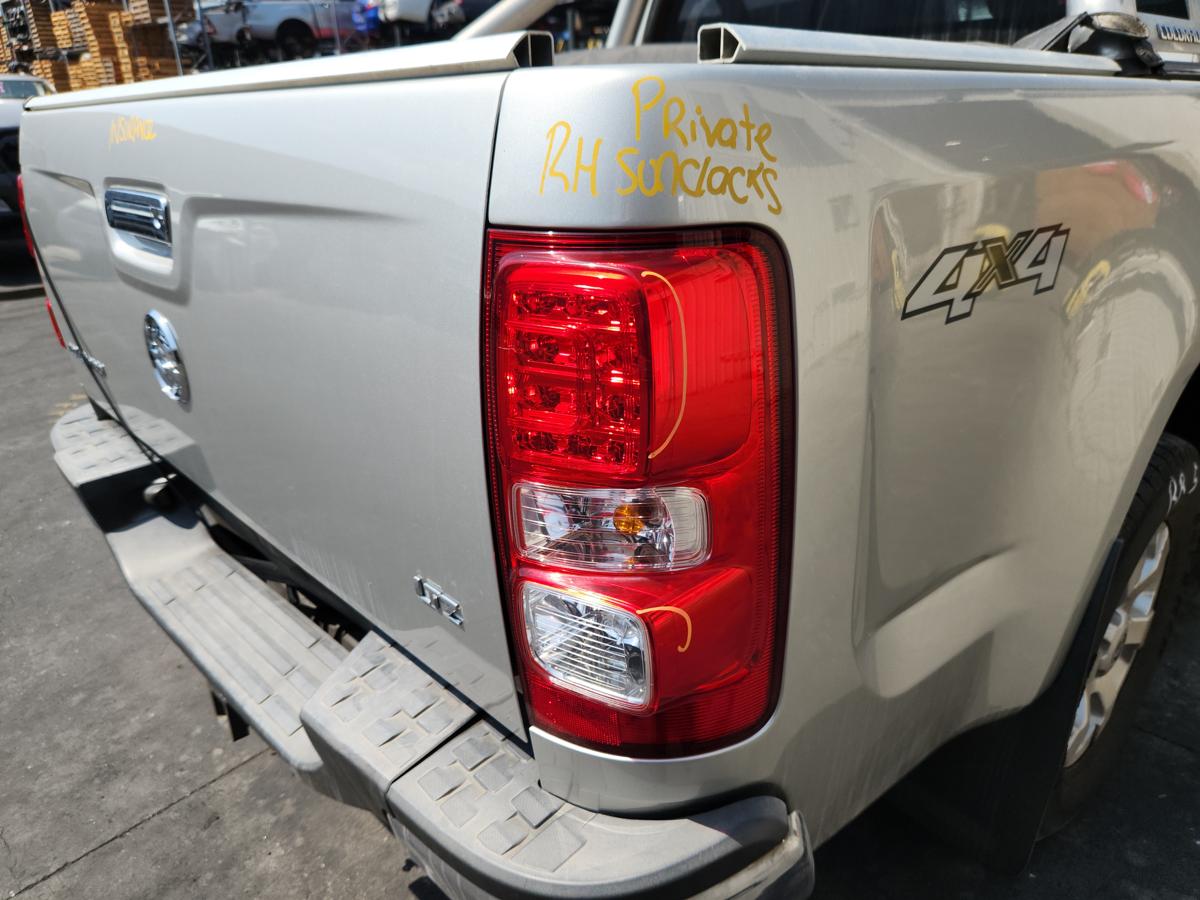 1000953089-Right Taillight