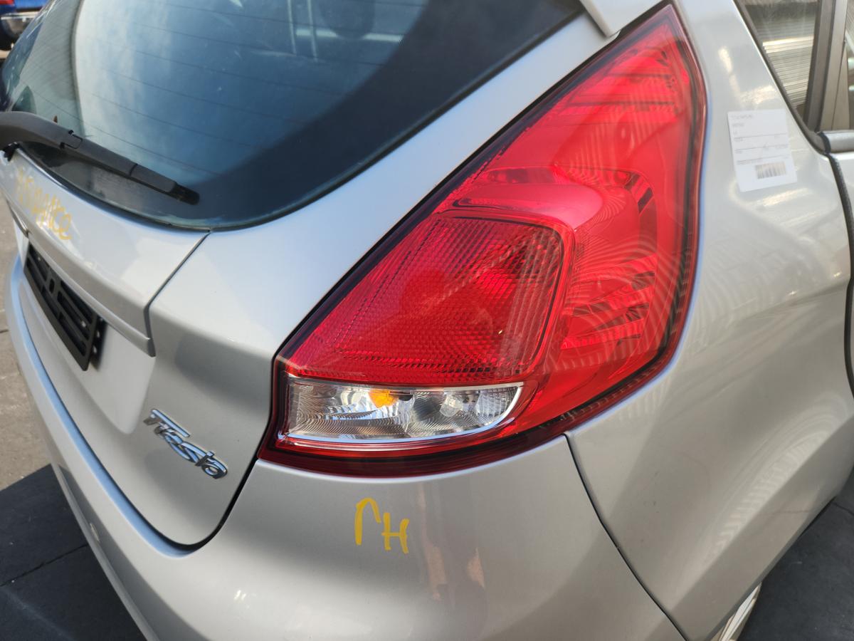 1000955794-Right Taillight