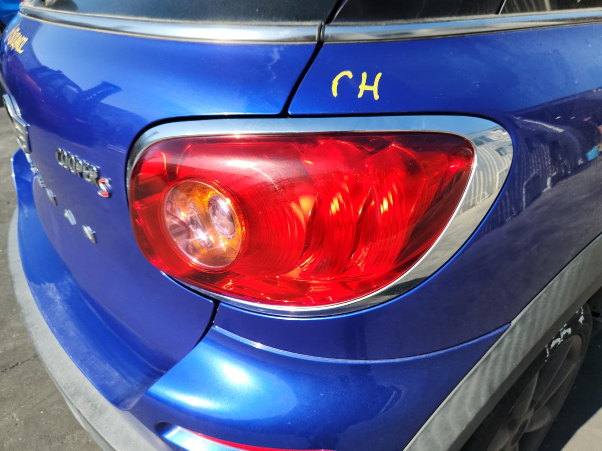 1000956374-Right Taillight