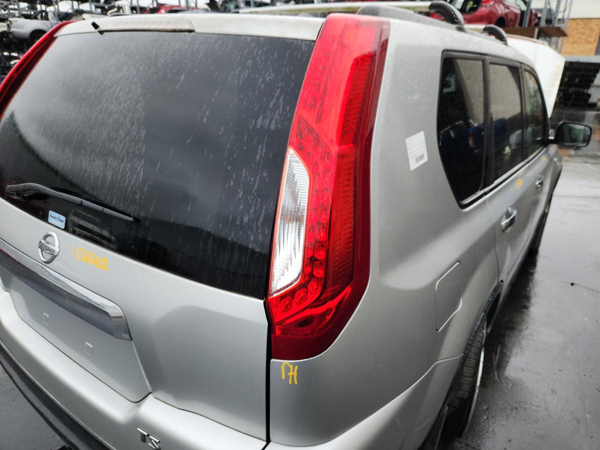 1000958136-Right Taillight