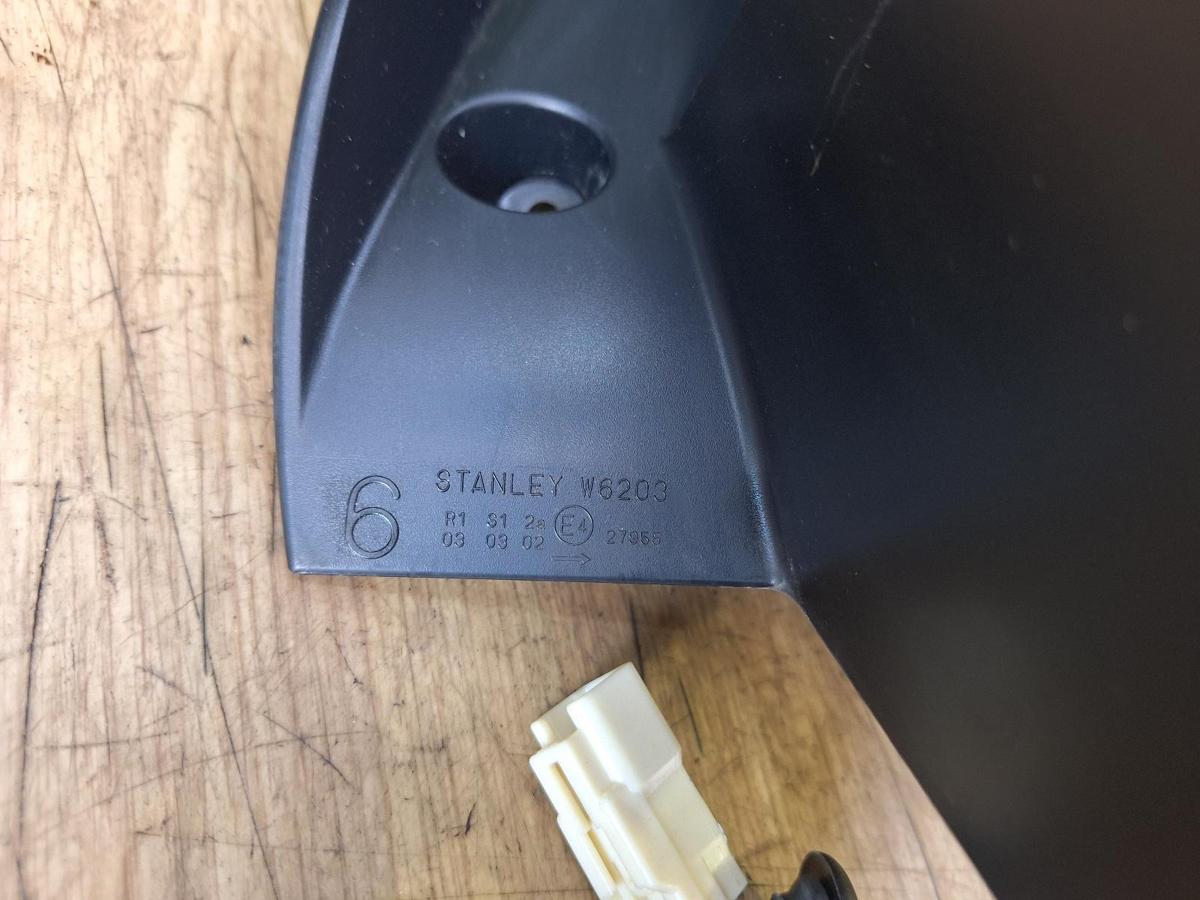1000941393-Right Taillight Part Number