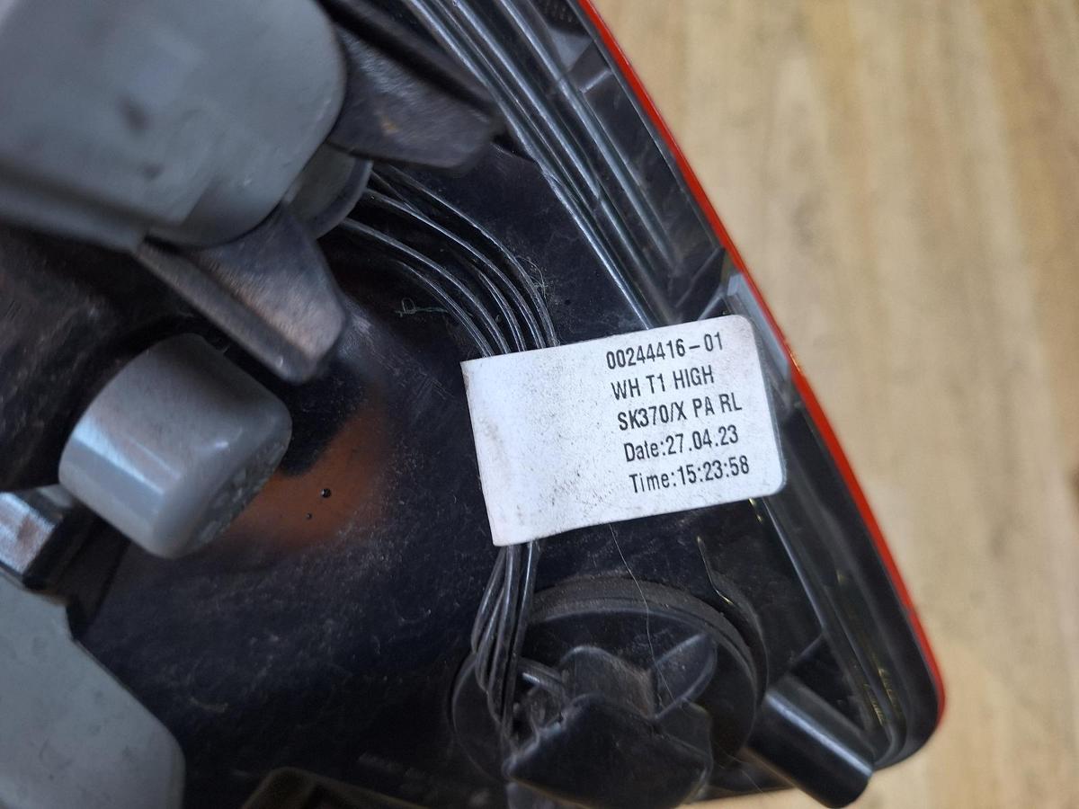 1000942096-Right Taillight Part Number