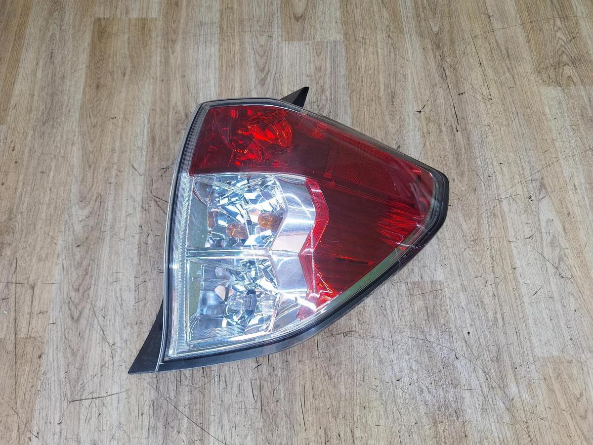 1000931599-Right Taillight Top