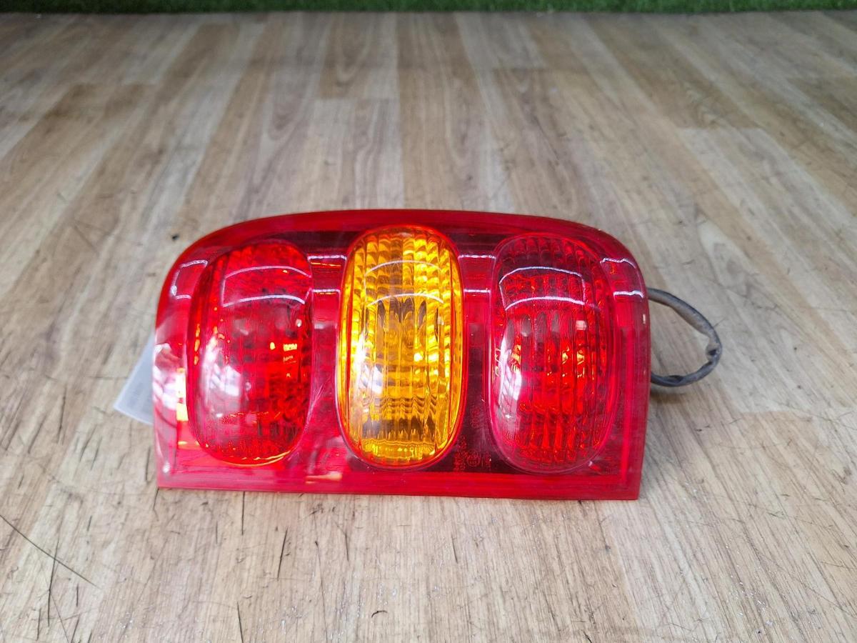 1000936938-Right Taillight Top