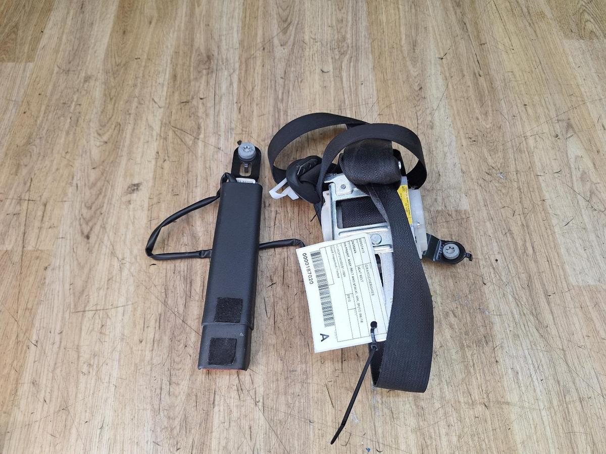 1000927657-Seat Belt RHF Top