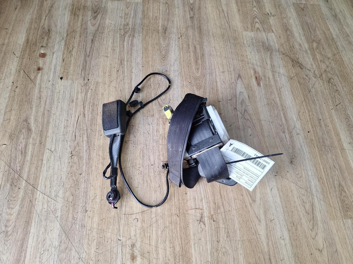 1000884034-Seat Belt RHF Top