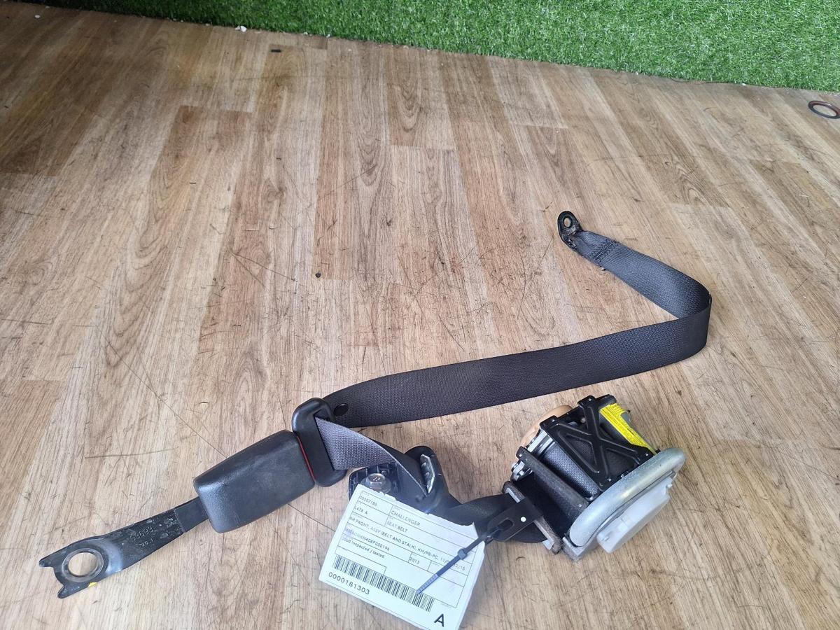 1000899627-Seat Belt RHF Top
