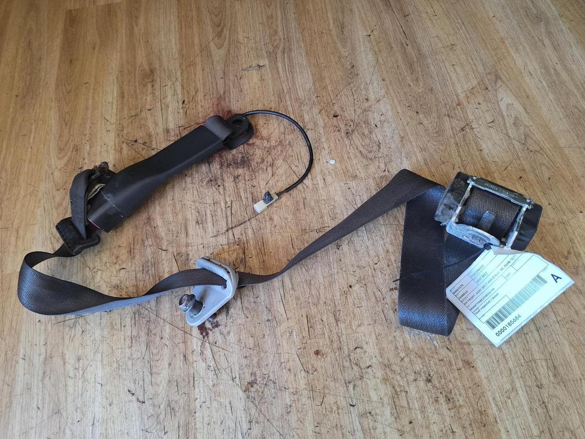 1000924101-Seat Belt RHF Top