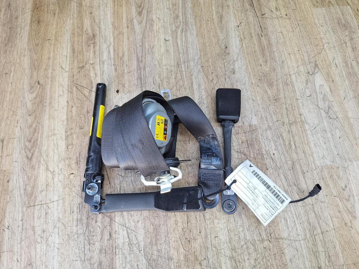 1000942283-Seat Belt RHF Top