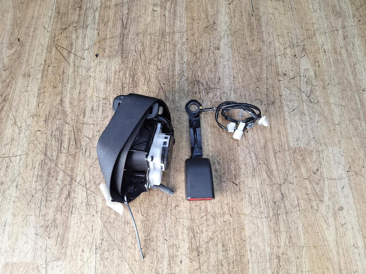 1000952288-Seat Belt RHF Top