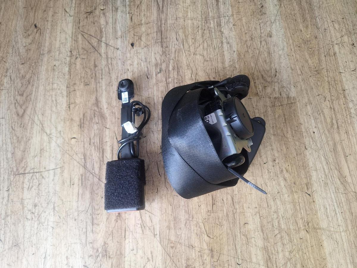 1000956680-Seat Belt RHF Top