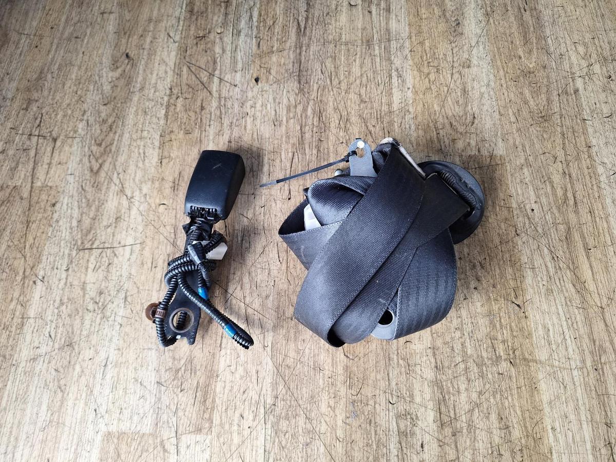 1000956965-Seat Belt RHF Top