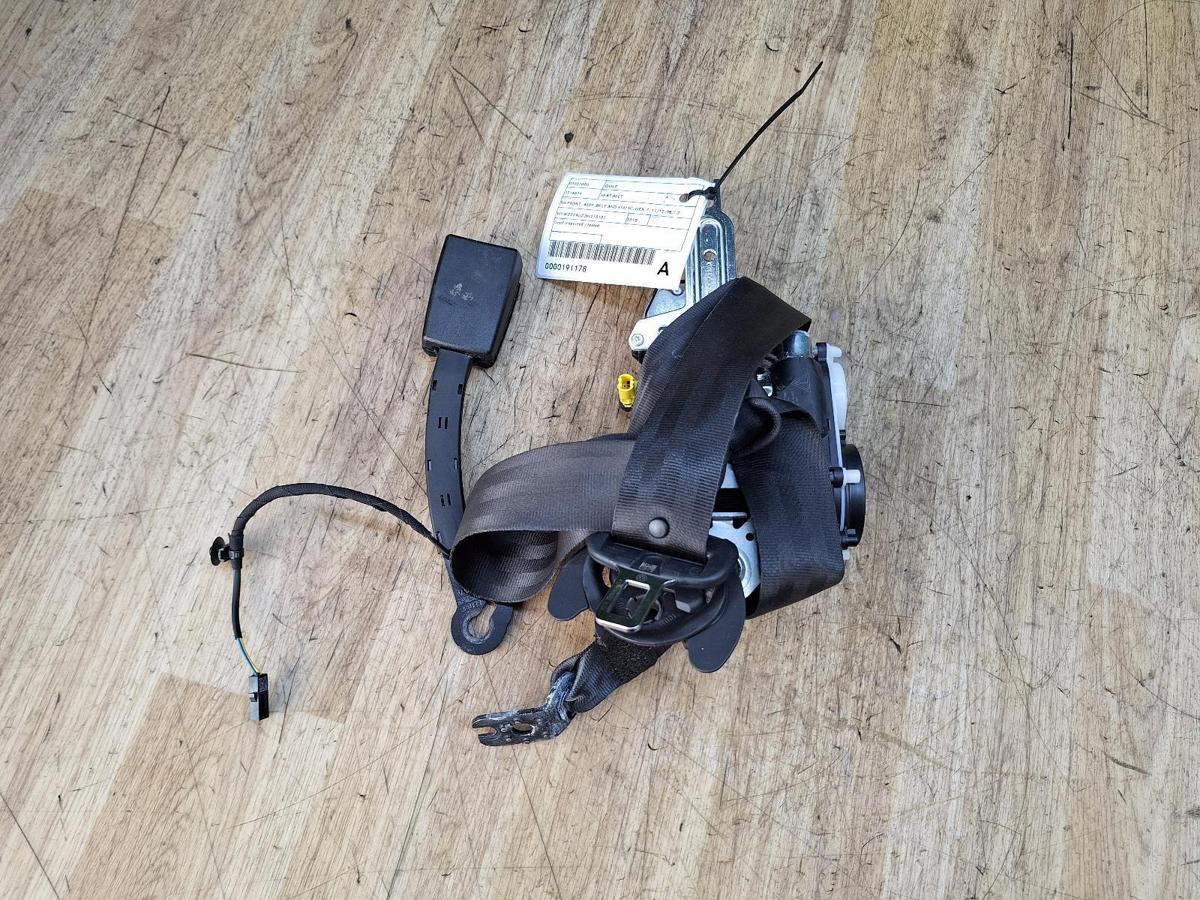 1000957578-Seat Belt RHF Top