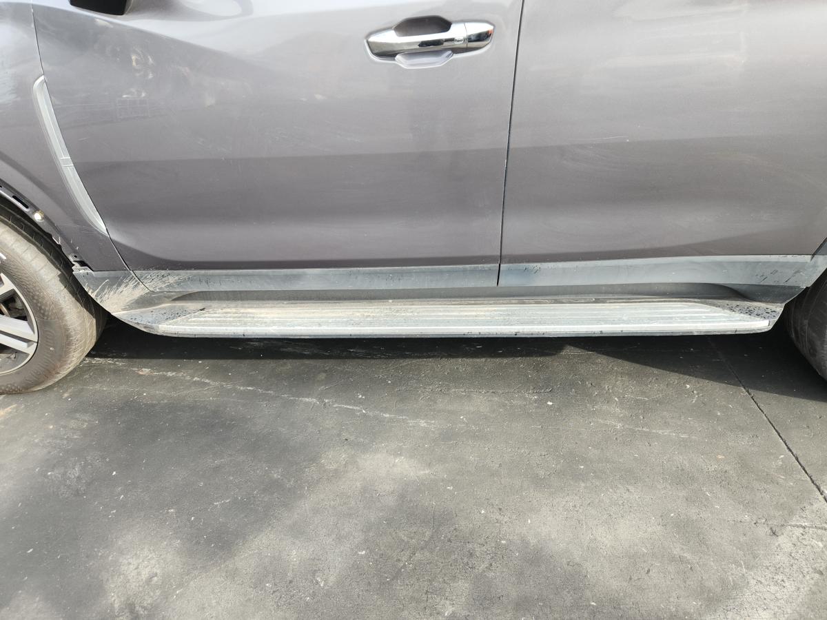 Side Step/Skirt for LDV D90