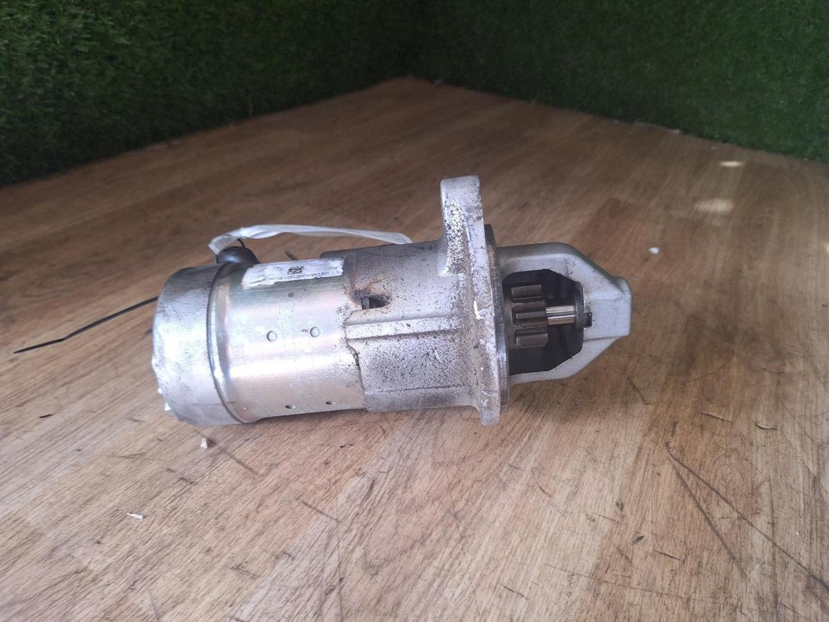 1000907739-Starter Motor Top