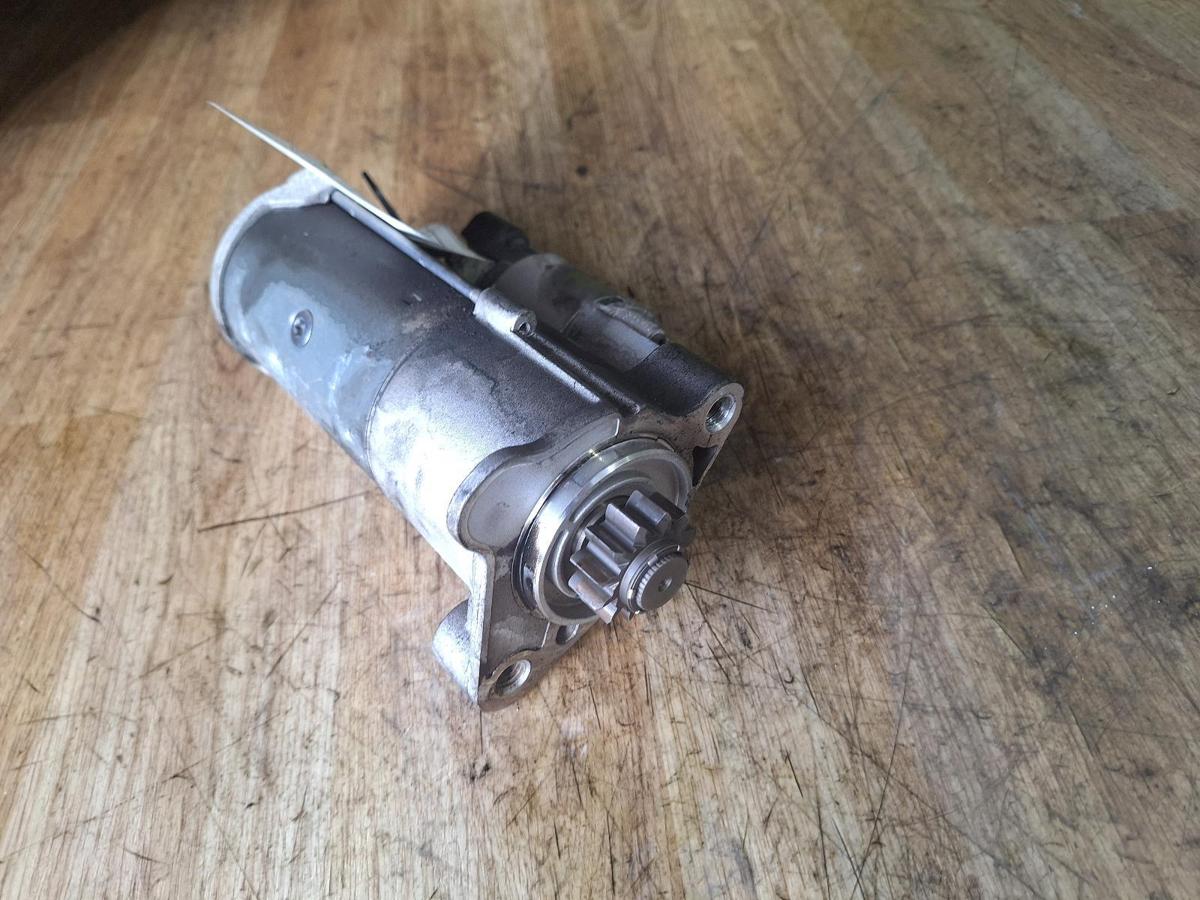 1000908011-Starter Motor Top