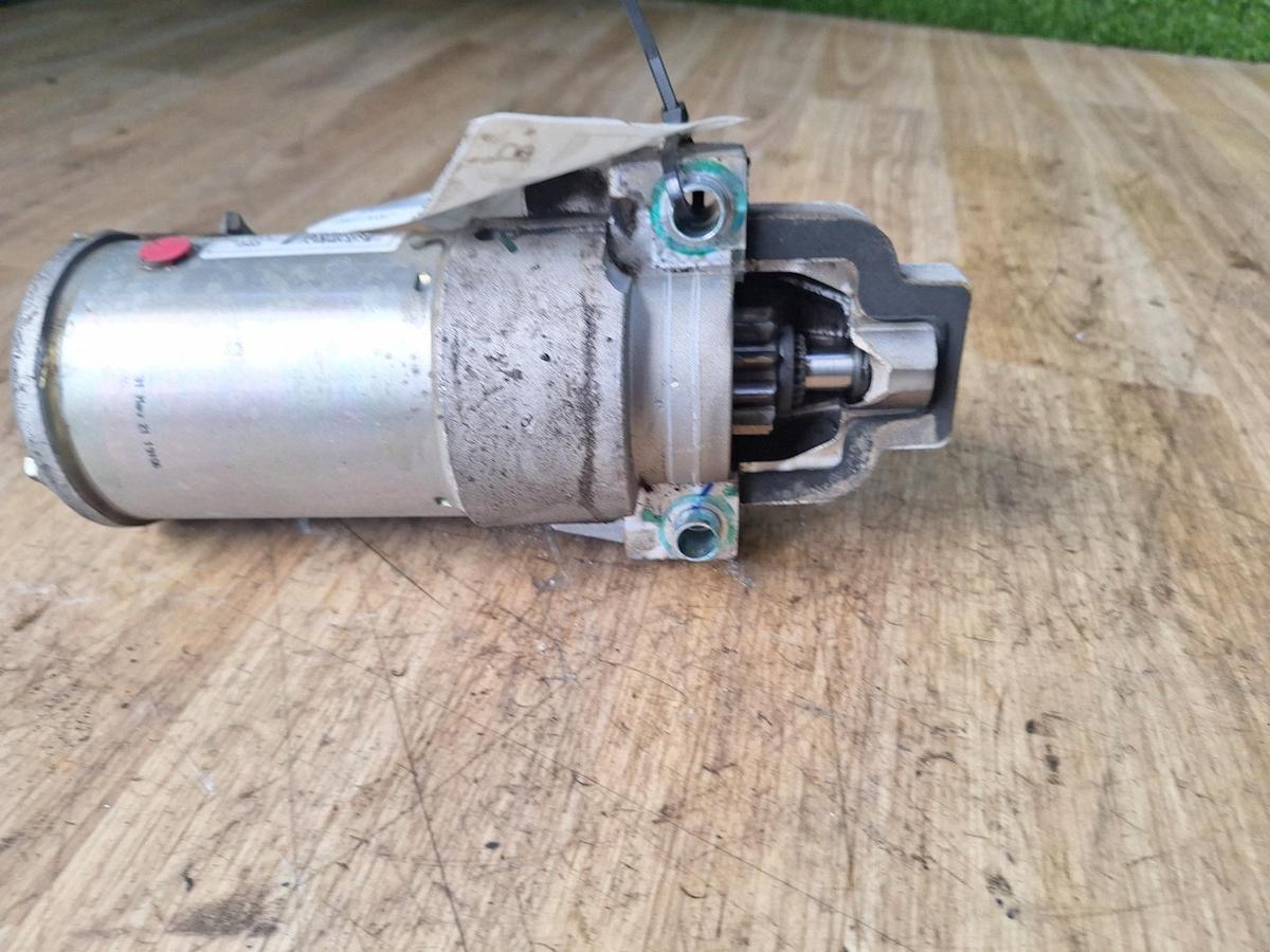 1000894731-Starter Motor Top