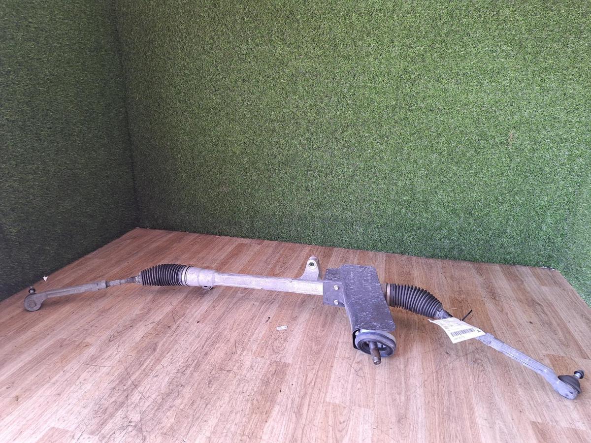 1000913697-Steering Box Rack Top