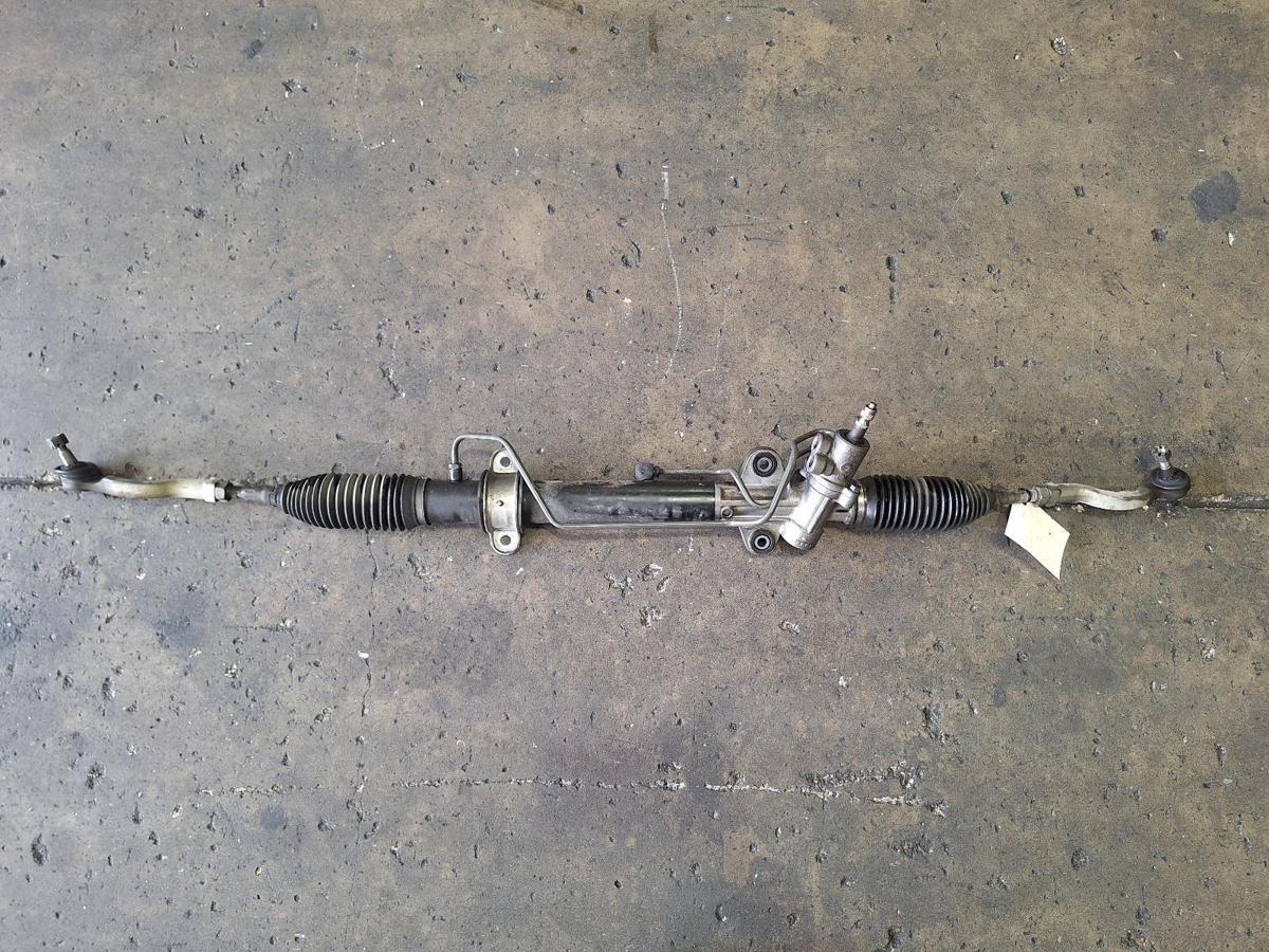 1000915300-Steering Box Rack Top