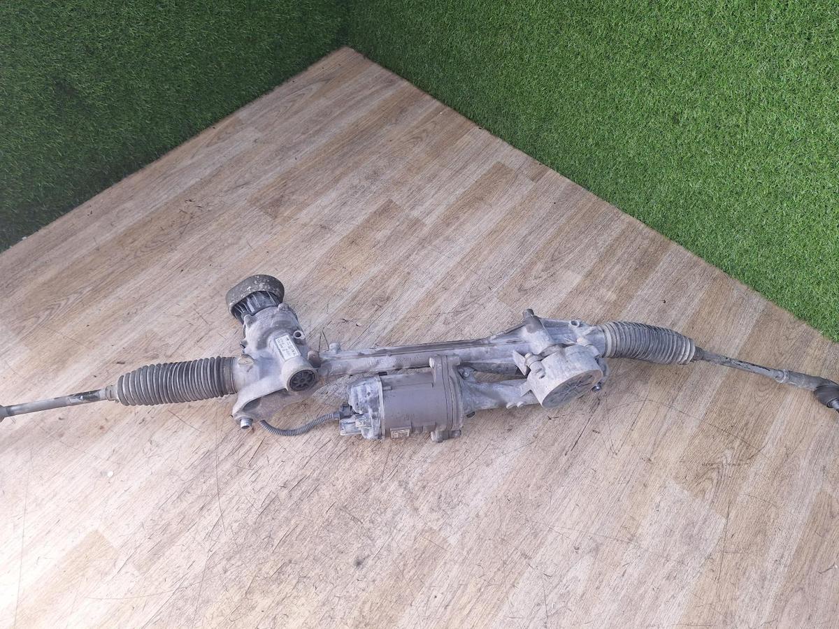 1000924758-Steering Box Rack Top