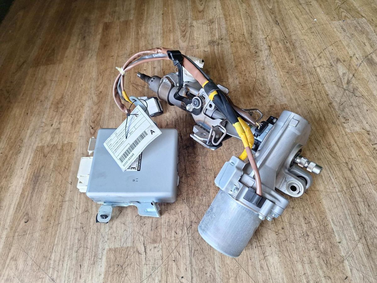 1000912399-Steering Column Top