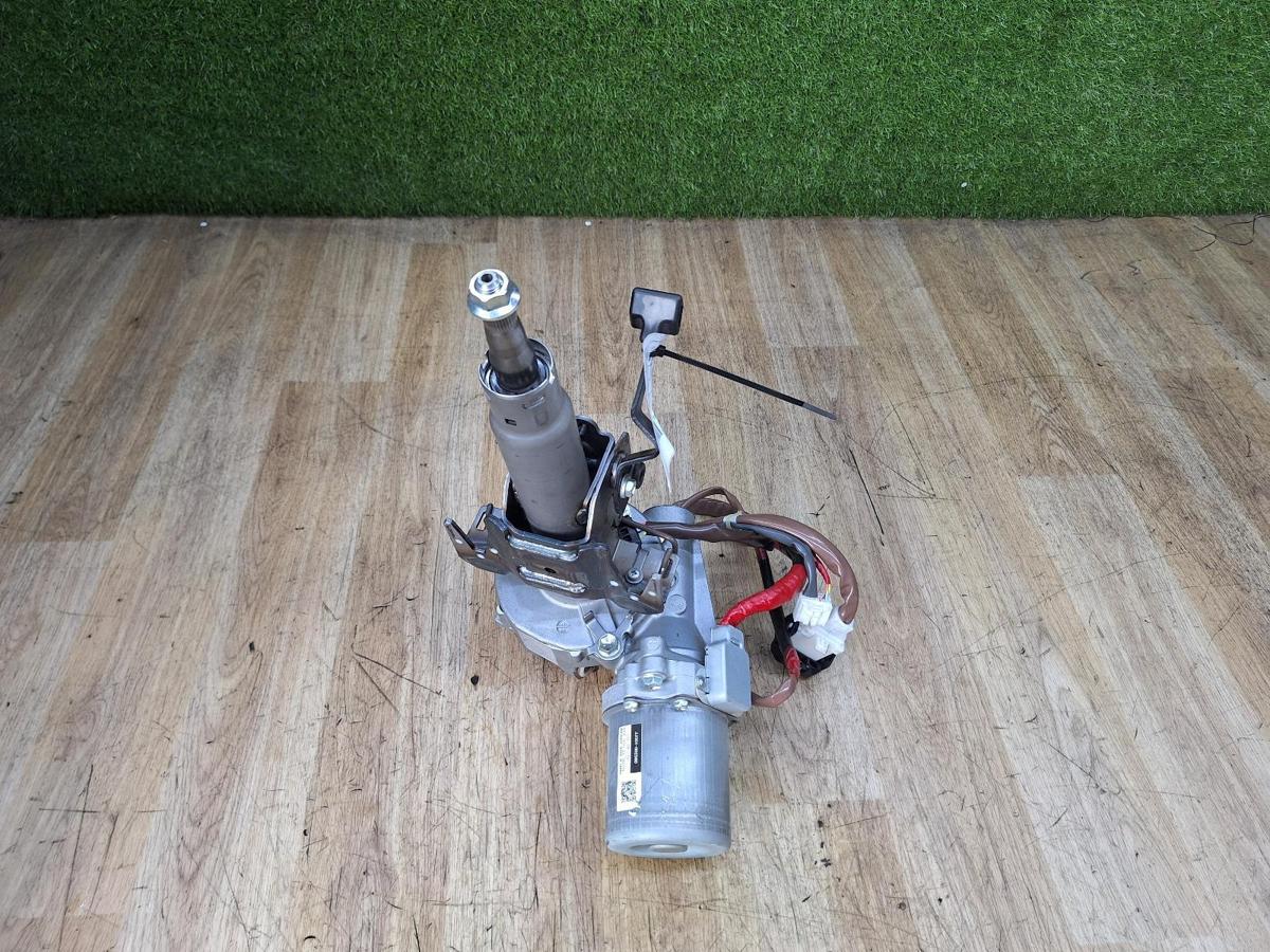 1000945589-Steering Column Top